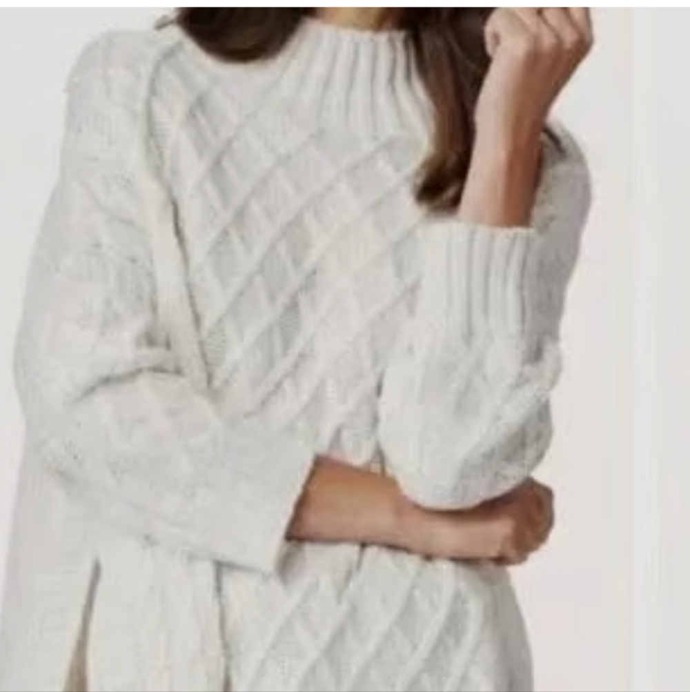 Women's White Mersea Lisbon Over Sized  Cable Knit Sweater(Ivory Size Os)